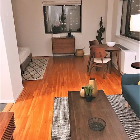 Yorkville East Side Apartments 30 Day Rentals-3