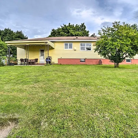 Albany Home W/ Fenced Yard & Patio - Pets Welcome!-2