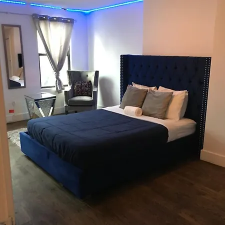 Central Harlem Oasis- Led House-3