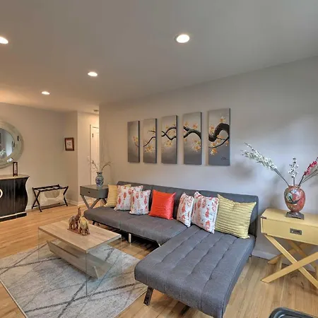 Yonkers Apt With Balcony Walk To Train Station!-3
