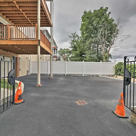 Yonkers Apt With Balcony Walk To Train Station!-2