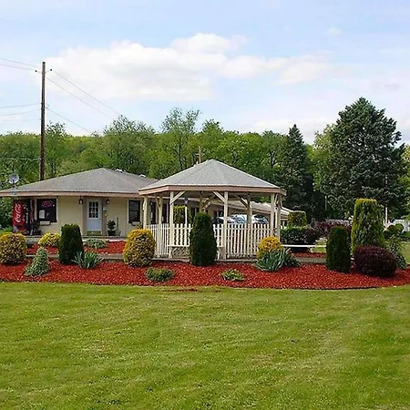 Budget Inn Corning-3