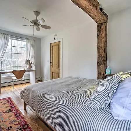 Charming Cottage W/ Yard - 2 Mi To Tinker St!-2