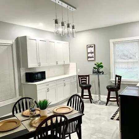 Spacious 5Br 2Bath Close To Niagara Falls And Casino-2