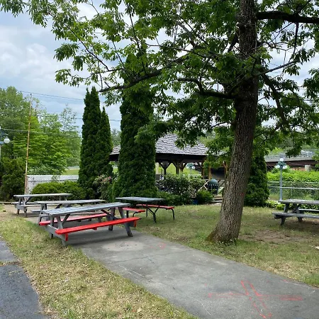 Adirondack Oasis Motel-3