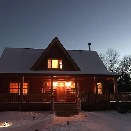 Spacious Luxurious Log Cabin Near Cooperstown Ny-3