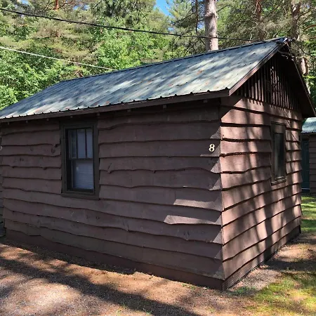 Moreno'S Adirondack Cabins-2