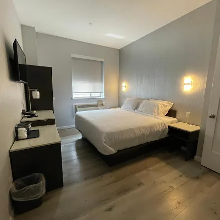 King Hotel Brooklyn Sunset Park-3