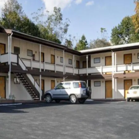 Americas Best Value Inn Highland-Poughkeepsie-2