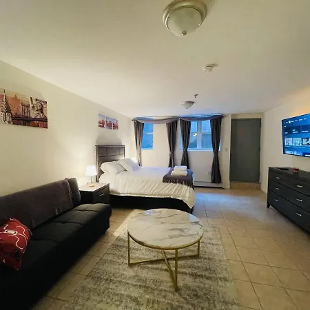 Huge Duplex 2 Bedroom-Apt Queens Nyc. A Hidden Gem-3