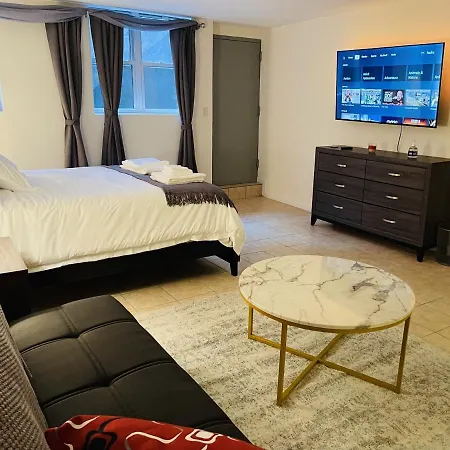 Huge Duplex 2 Bedroom-Apt Queens Nyc. A Hidden Gem-2