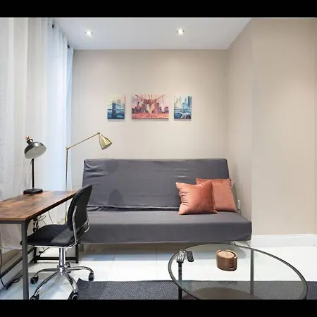 Stylish 2 Bedroom Apt Right On Central Park West-3