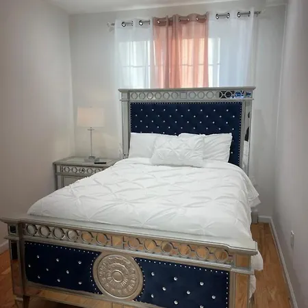 Luxury 2-Bedroom And 2-Bathroom No Kitchen-2