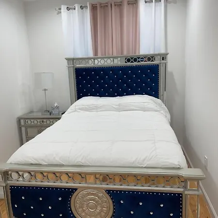 Luxury 2-Bedroom And 2-Bathroom No Kitchen-3