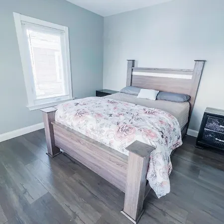 The Lasalle- With Private Yard & Parking, Minutes From Falls & Casino By Niagara Hospitality-3
