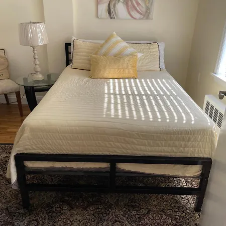 Town House In Canarsie-2
