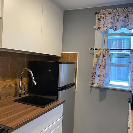 Peaceful, Sun Filled, Washer Dryer-2