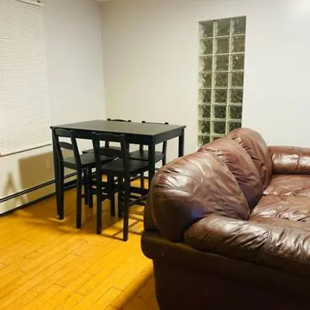 Charming 3 Bedroom Apt In Brooklyn-2