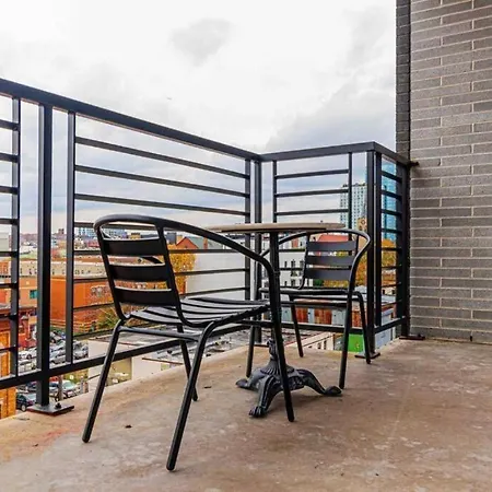 510 New Luxury 2 Bedroom Paradise Mins 2 Barclays-3