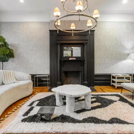 Spectacular Vacation Home With Excellent Location In New York-3