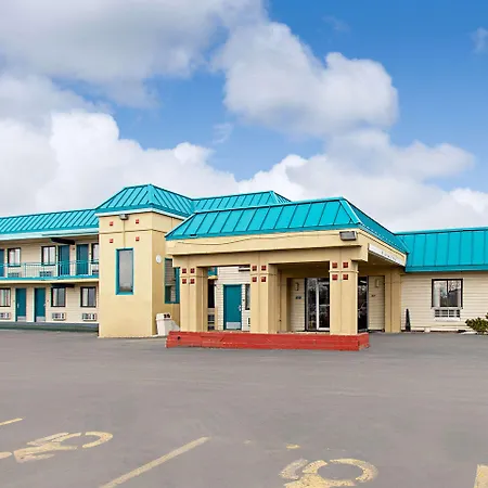 Econo Lodge Utica-2