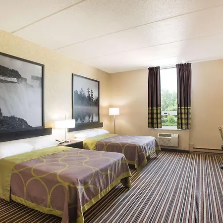 Super 8 By Wyndham Plattsburgh-2