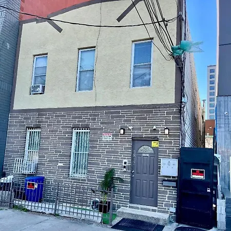 3 Bedrooms 2 Stops To Manhattan-2