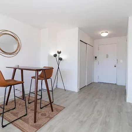 Luxury Designer Greenwich Village 1Br Heaven!! Beautiful Panoramic City Views!-3