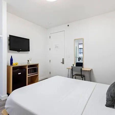 Comfy Smart Studio Flatiron-3