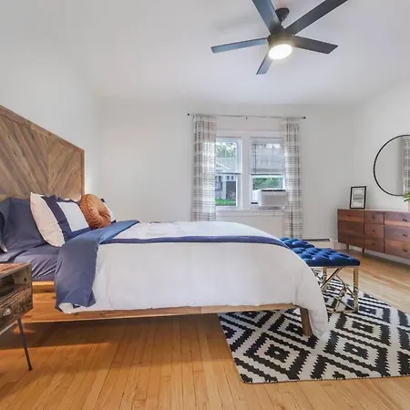 Midcentury Mod Suite, Hudson River/Mt Beacon Views-2
