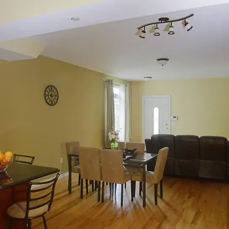 Exquisite Staten Island-Nyc Townhome-3