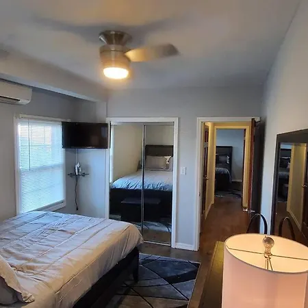Quiet 3 Bedroom Apartment In Private Home-3