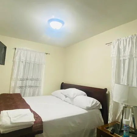 Minutes From Jfk, Beautiful Home With Peaceful, Cosy, Private Room-3