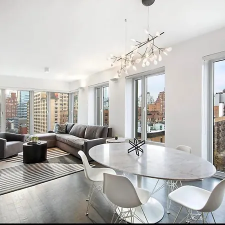 Lovely 3 Bedroom Condo Near Central Park-3