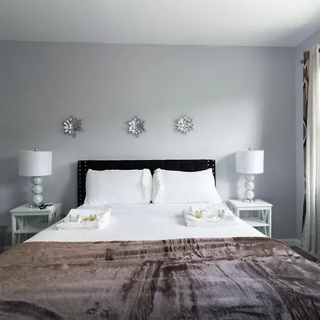 Stunning Private Room Suite 1 With Private Bathroom In Duplex Apartment In Brooklyn Ny-2