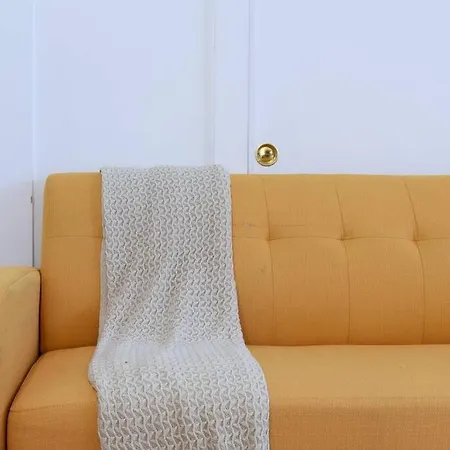 24-17 Renovated Studio Prime Location Wd-3