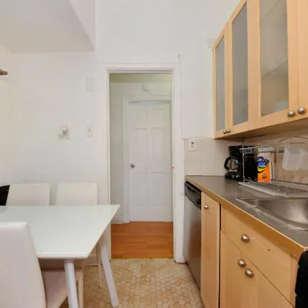 Lovely 3Br Near Central Park-3