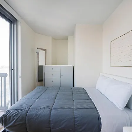 Immaculate 3 Bedroom Apartment At Midtown East-2