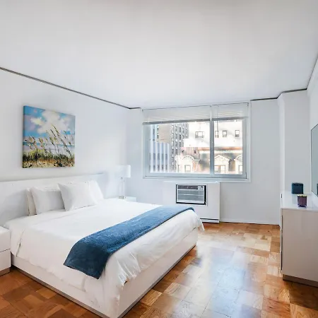 Modern 1 Bedroom Apartment At Midtown West-2