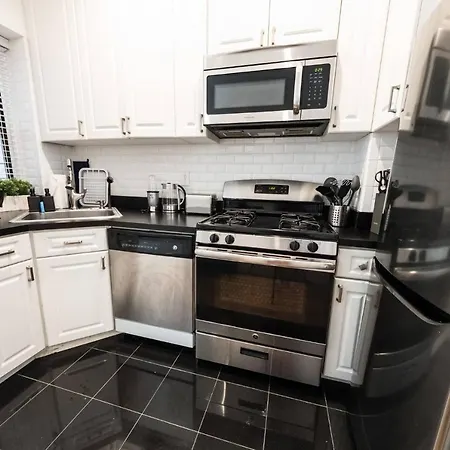 Lovely 4 Bedroom Apt - 2 Blocks To Central Park West-3