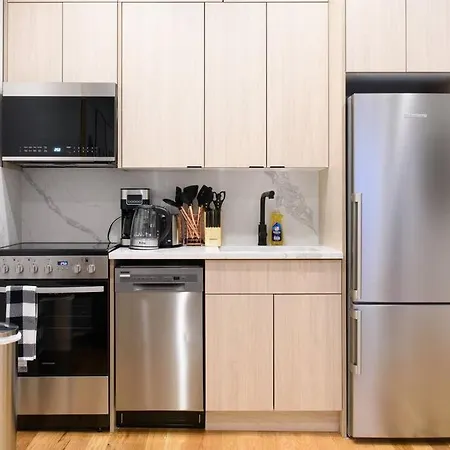 388-1 New 2Br Wd Prime Park Slope Step 2 Subway-2