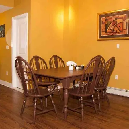 Large Bronx Apt 4 Bedrooms/2 Baths, 2 Min To Metro-3