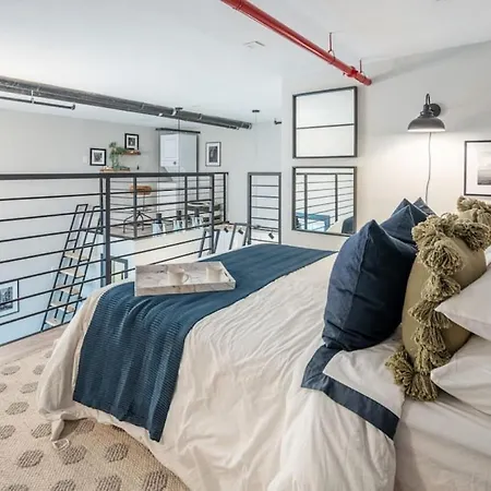 Chic Mezzanine Loft With Rooftop And Shoreline Nearby At "Brooklyn Bay Lofts"-2
