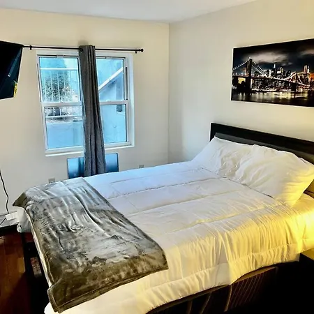 Beautiful & Huge 2 Bed Duplex-2
