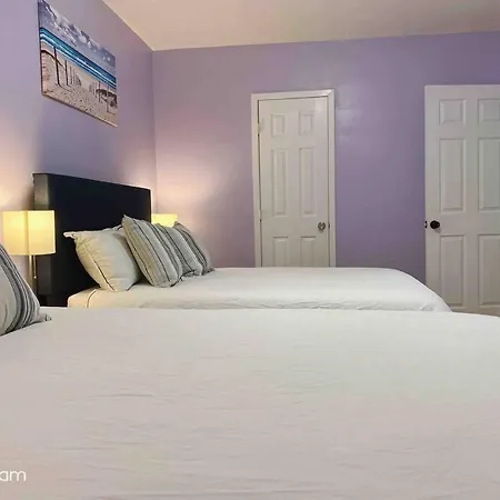 Beautiful 4 Bedroom Apartment For Groups-3