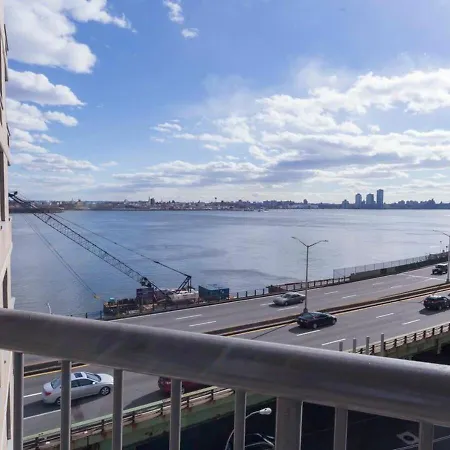 3 Bedroom Attractive Apartment At Midtown East-2
