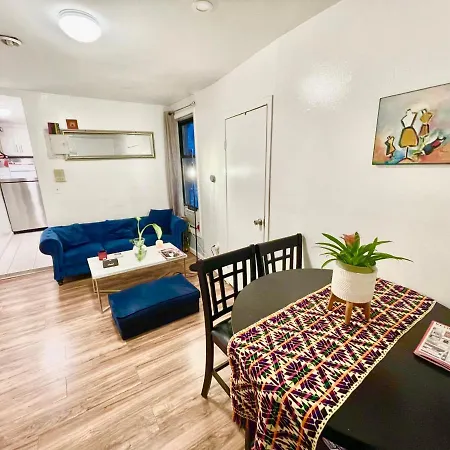 Bedroom 10 Mins To Times Square! And Is First Floor-2