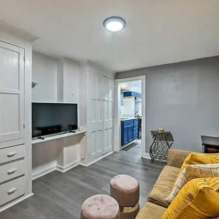 Sophisticated Albany Vacation Rental-2