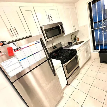 Big Bedroom Best Location ! - Free Parking And First Floor-2