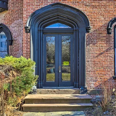 Historic Hudson Valley Apartment River View!-3